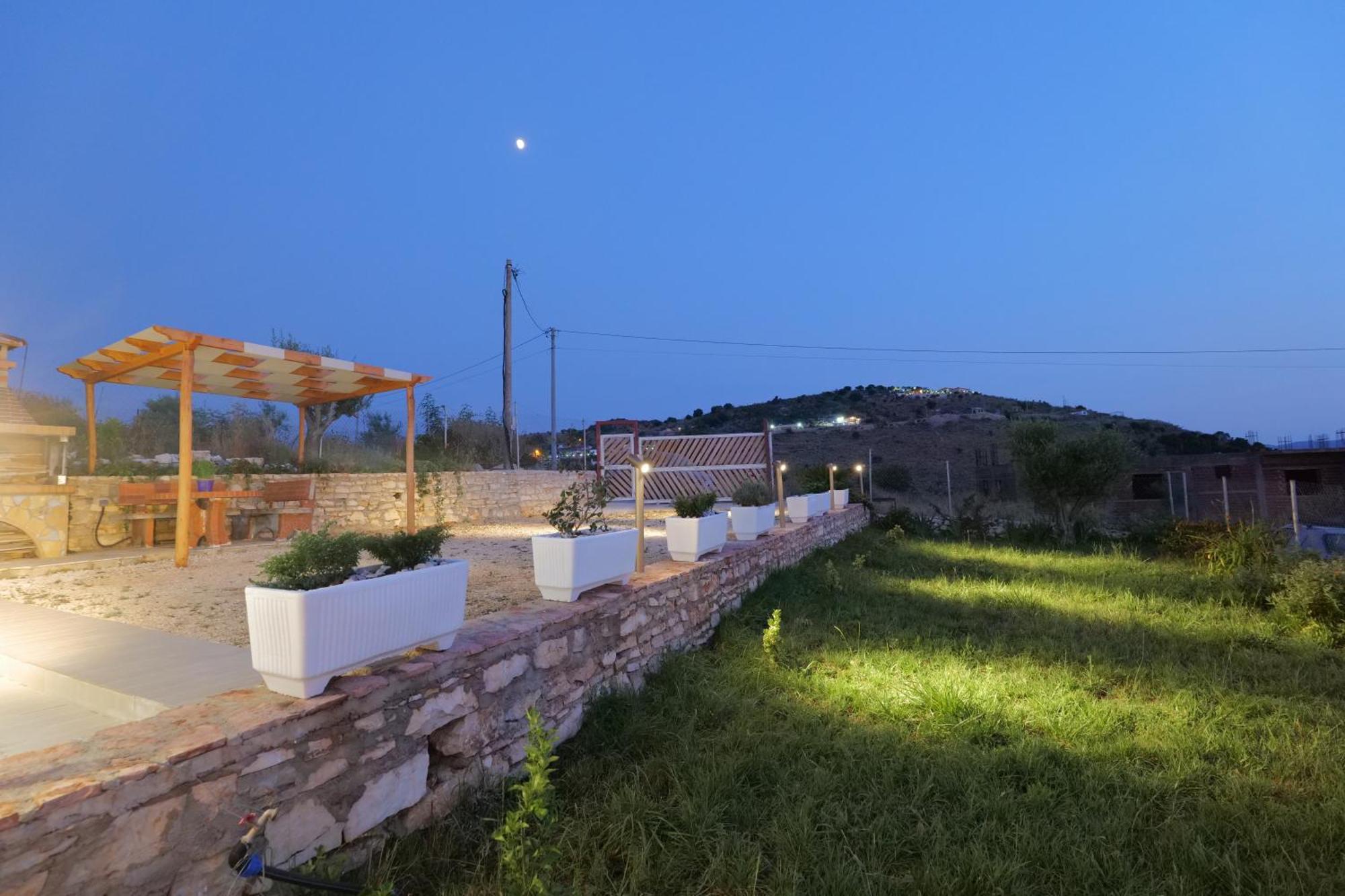 Twins Villa Sarandë Exterior foto
